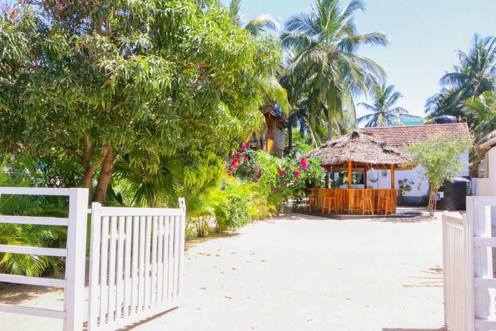 Lucky Bay Hotel Аругам Бей Екстериор снимка